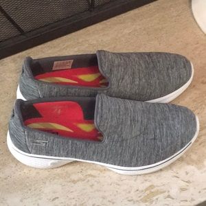 Skechers Goga Max Womens Shoes